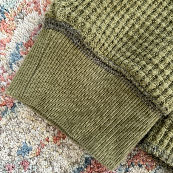 Madewell green split kneck waffle knit long sleeve shirt in medium - Picture 10 of 11